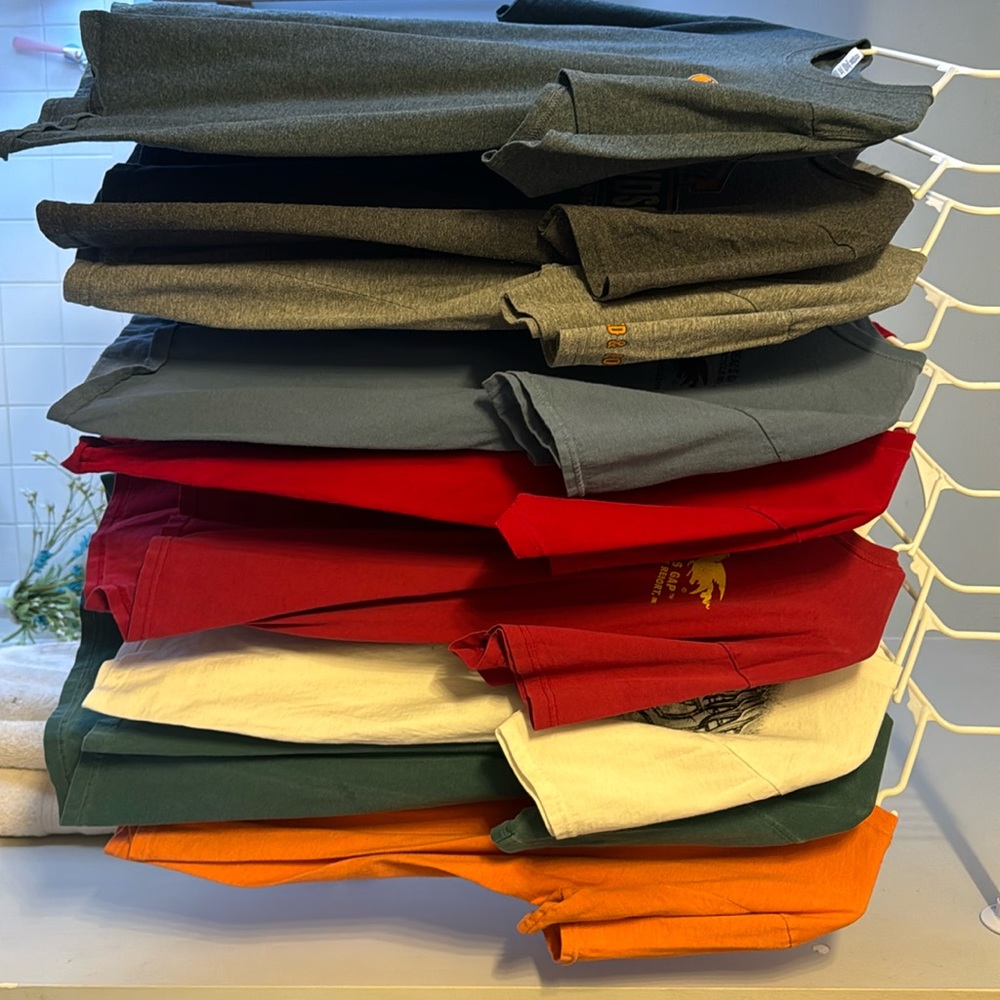 9 Harley Davidson, and Tail of the Dragon T-shirts.